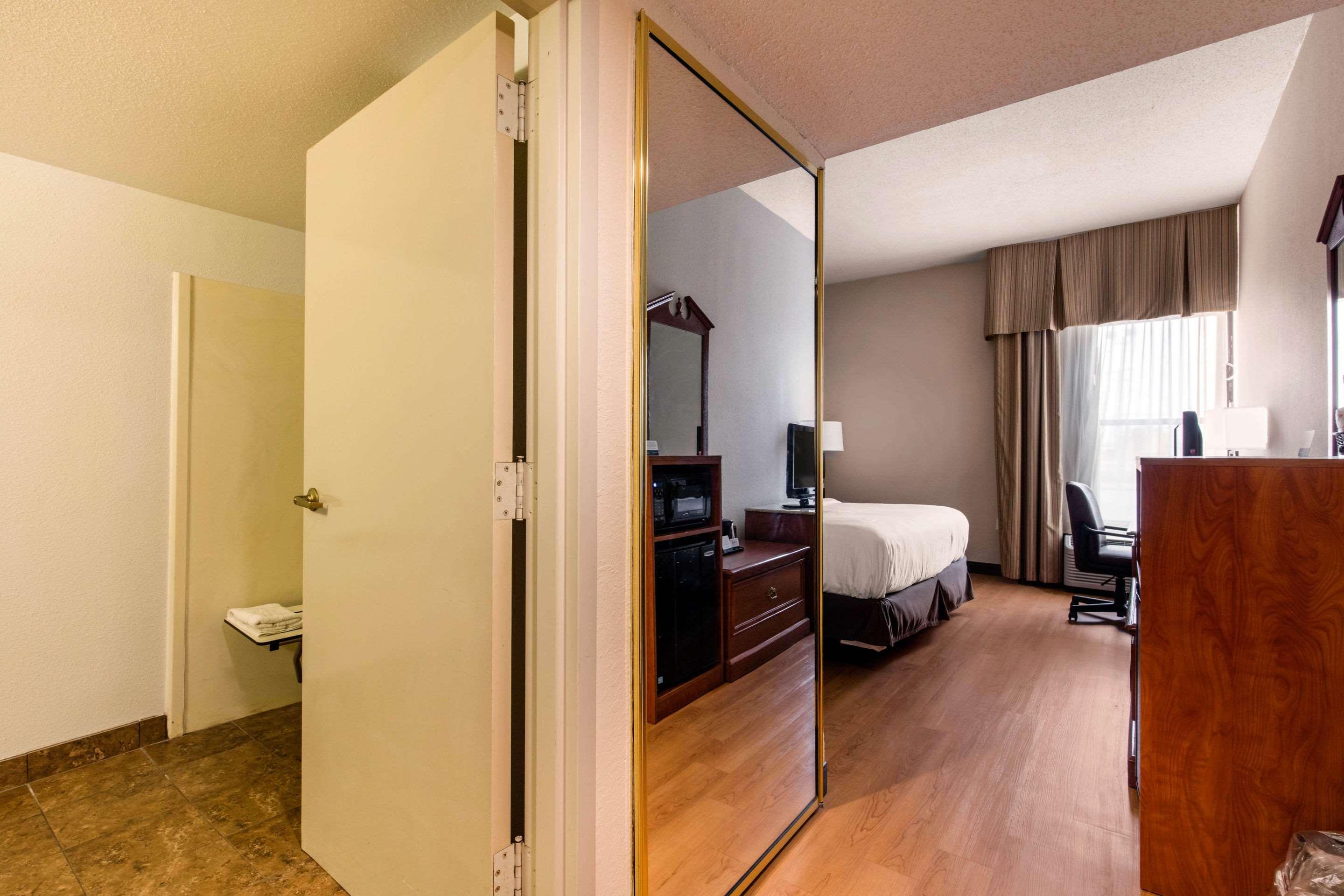 Quality Inn Valley - West Point Ngoại thất bức ảnh