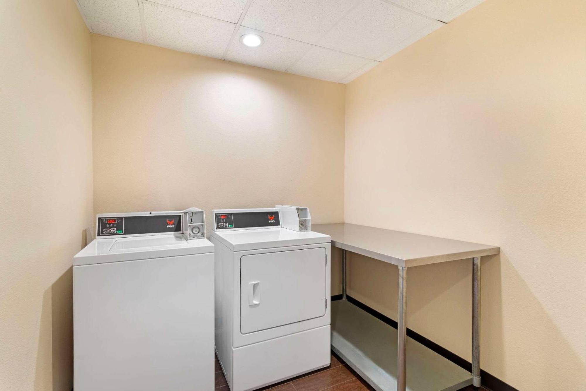 Quality Inn Valley - West Point Ngoại thất bức ảnh