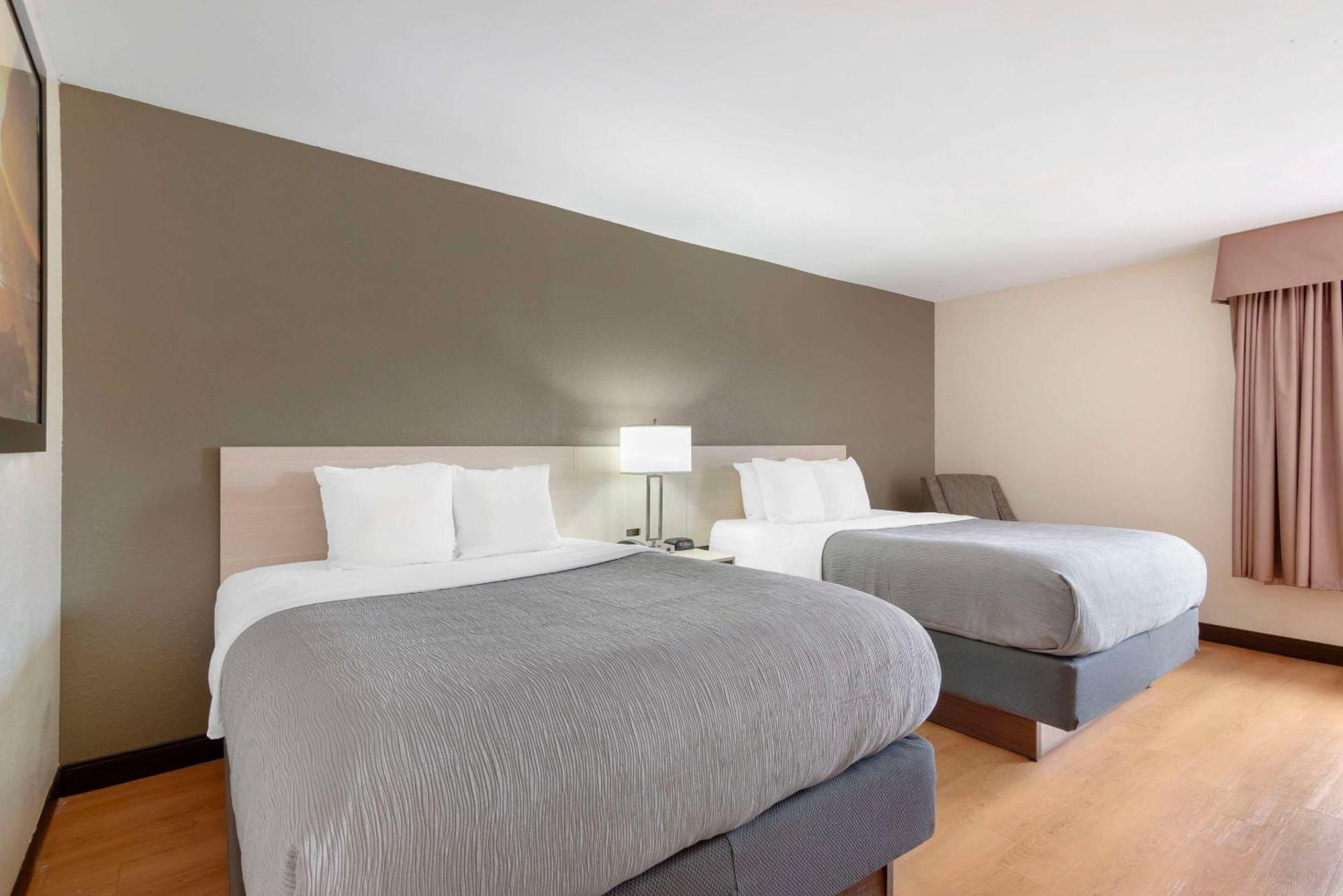 Quality Inn Valley - West Point Ngoại thất bức ảnh