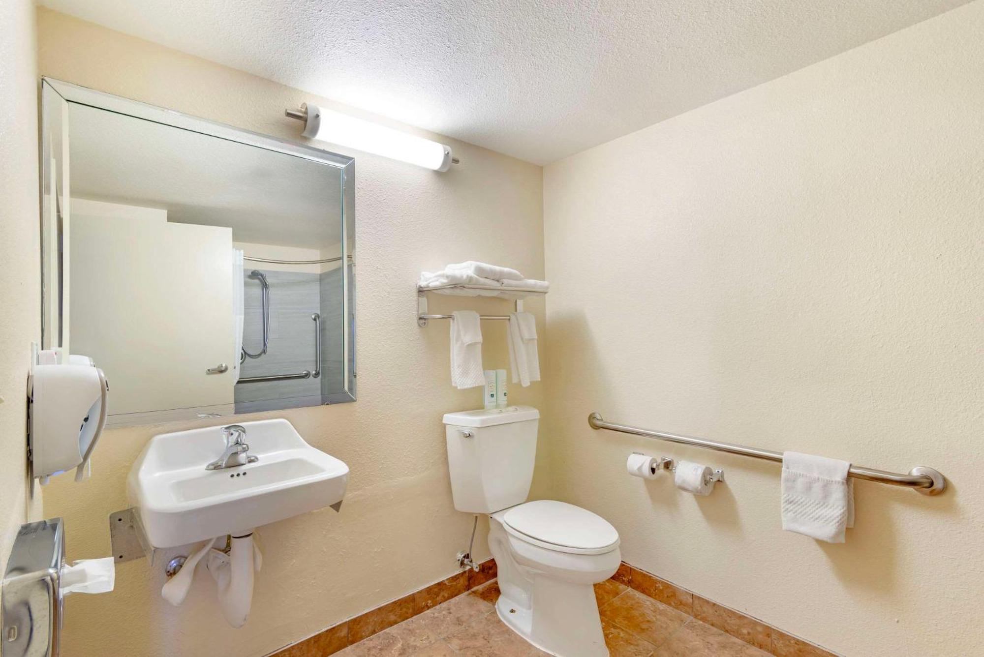Quality Inn Valley - West Point Ngoại thất bức ảnh