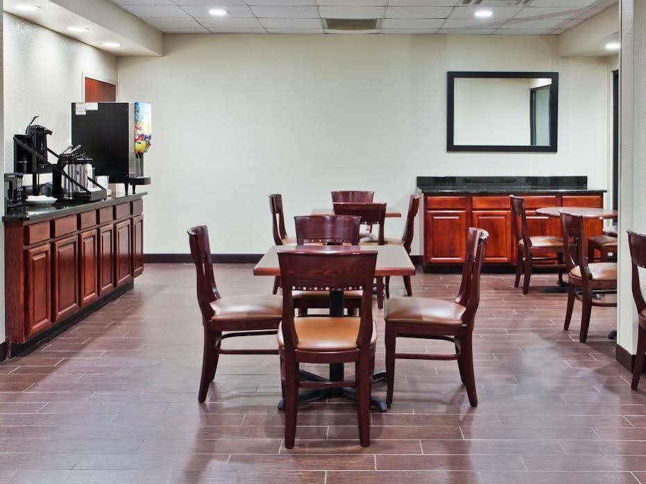Quality Inn Valley - West Point Ngoại thất bức ảnh